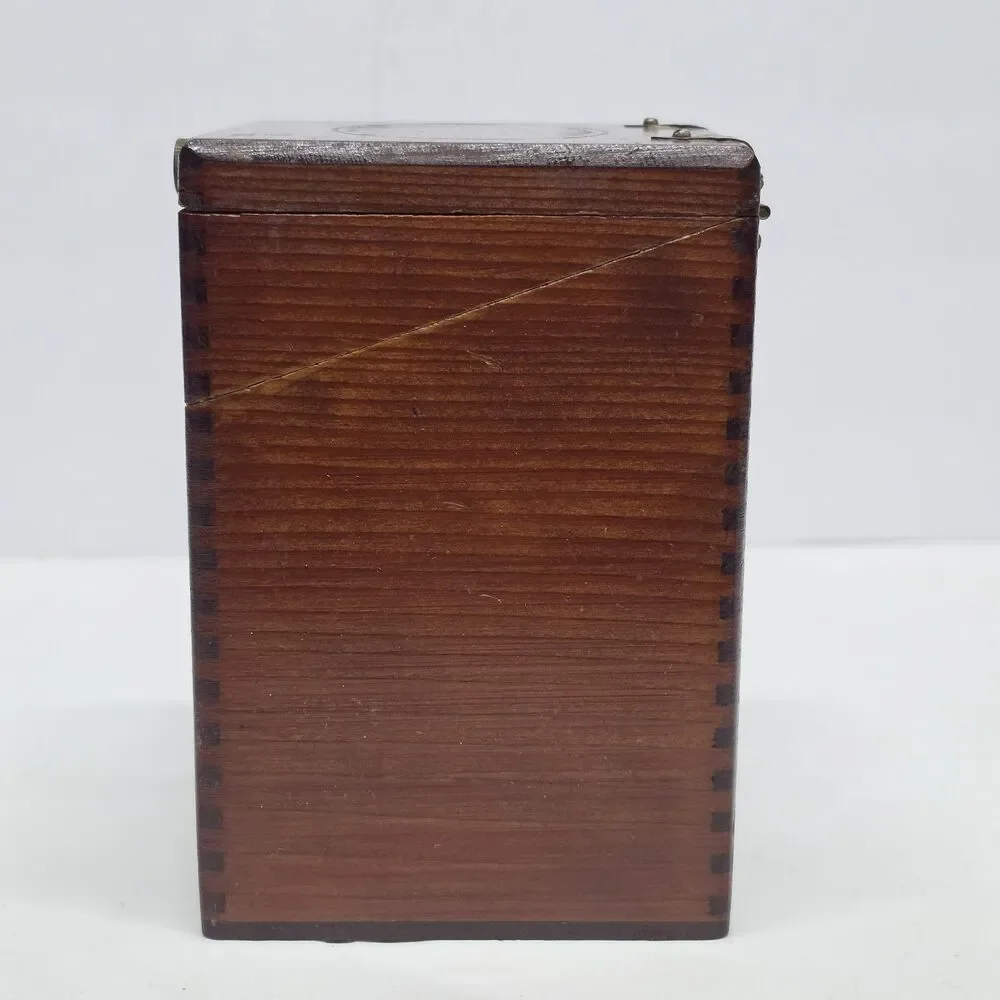 Vintage El Producto Queens Wooden Empty Cigar Box Storage Asymmetrical Lid